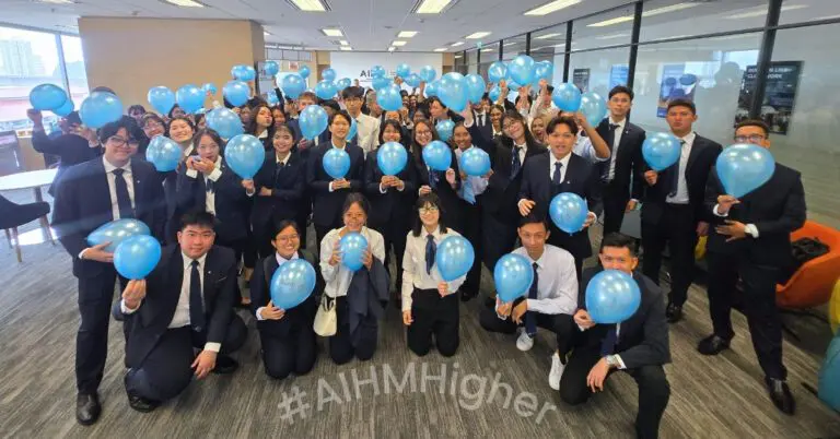 นักศึกษาใหม่สาขาการจัดการโรงแรมและการบริการที่ AIHM ในช่วงสัปดาห์ปฐมนิเทศ